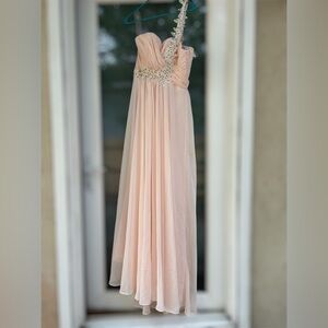 Elegant Blush Pink One-Shoulder Evening Gown